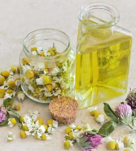 chamomile, oil, aromatherapy-3442807.jpg